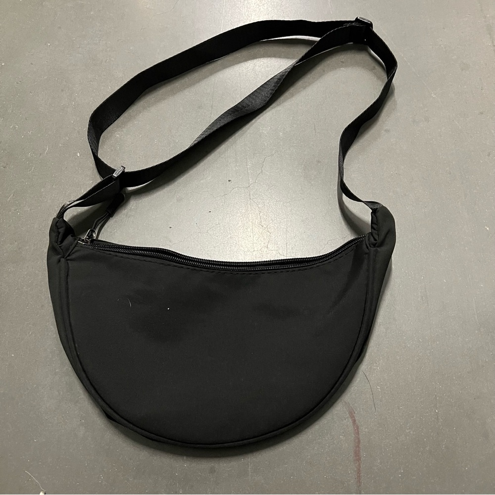 Lightweight crossbody